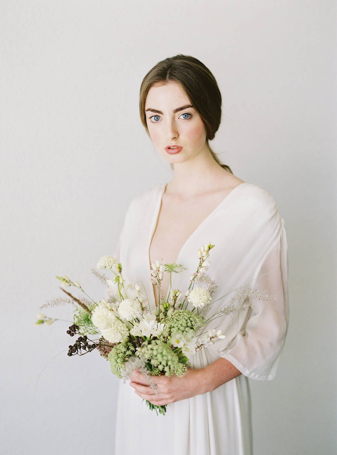 Minimal Modern Summer Wedding Bridal Bouquet